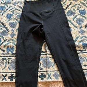 Girlfriend Collective cropped leggings small